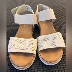 Sketchers sandals